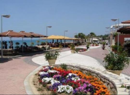 Olga's Garden - Douneika Holiday home *
